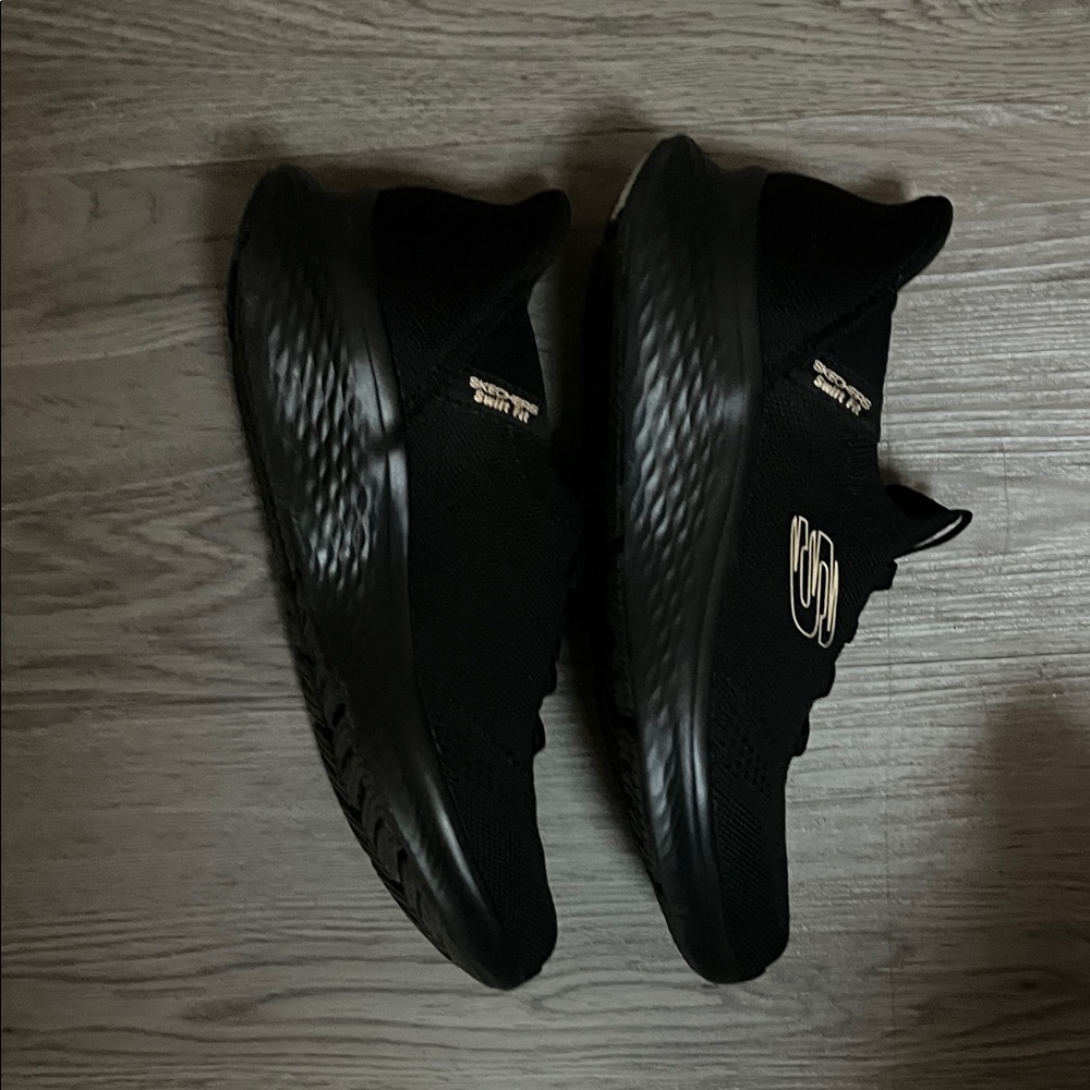 Skechers All-Black Athletic Shoes used twice ๐ - Picture 4 of 5